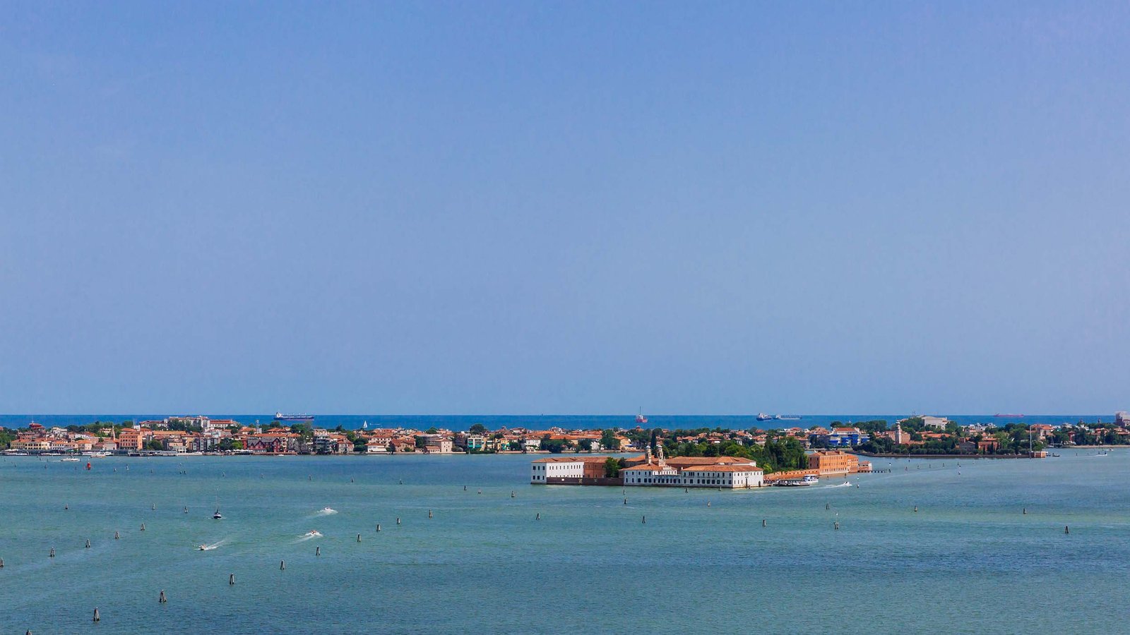 Lido island